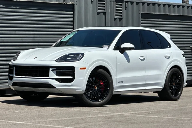 2025 Porsche Cayenne GTS