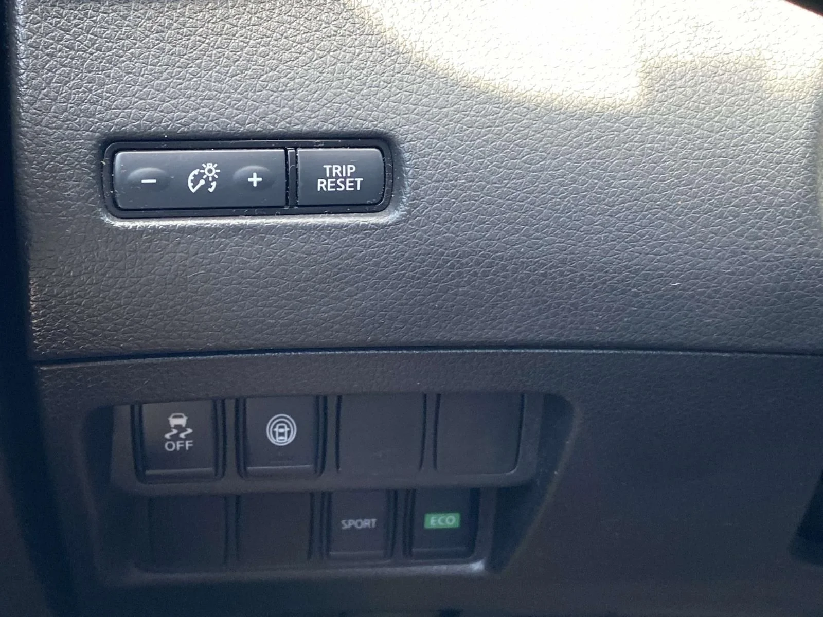 Used 2021 Silver Nissan S image 28