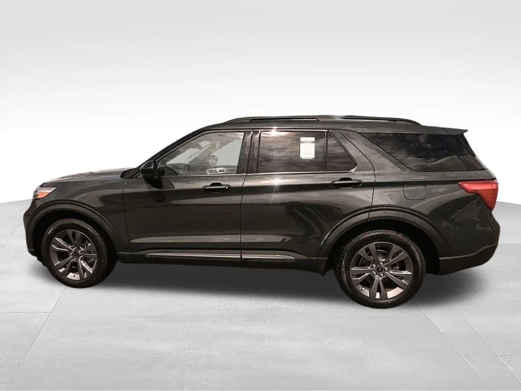 Used 2023 Green Ford XLT image 6