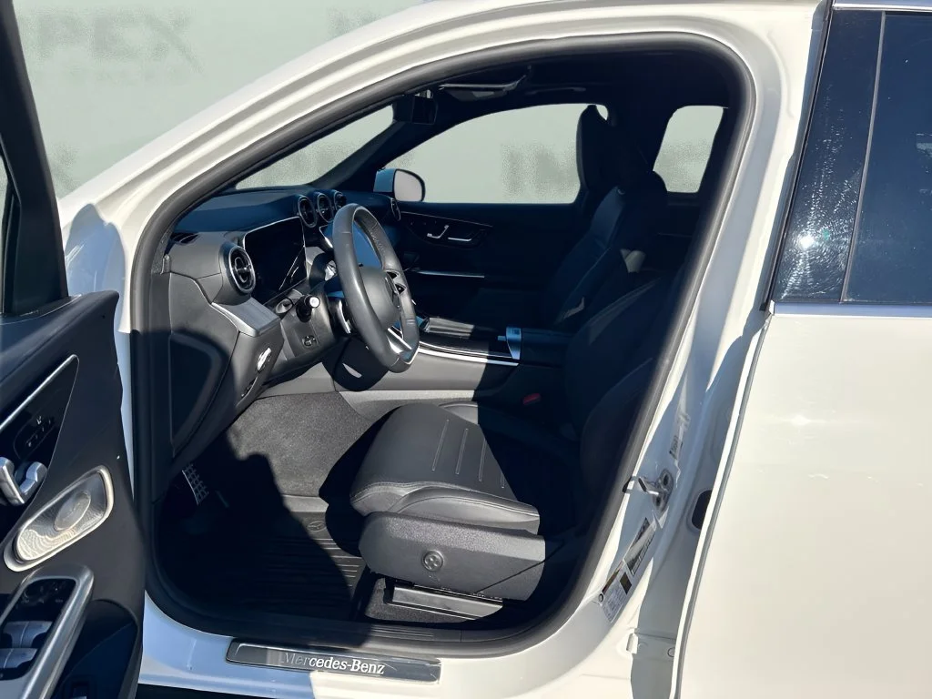 Used 2024 White Mercedes-Benz GLC 300 image 9