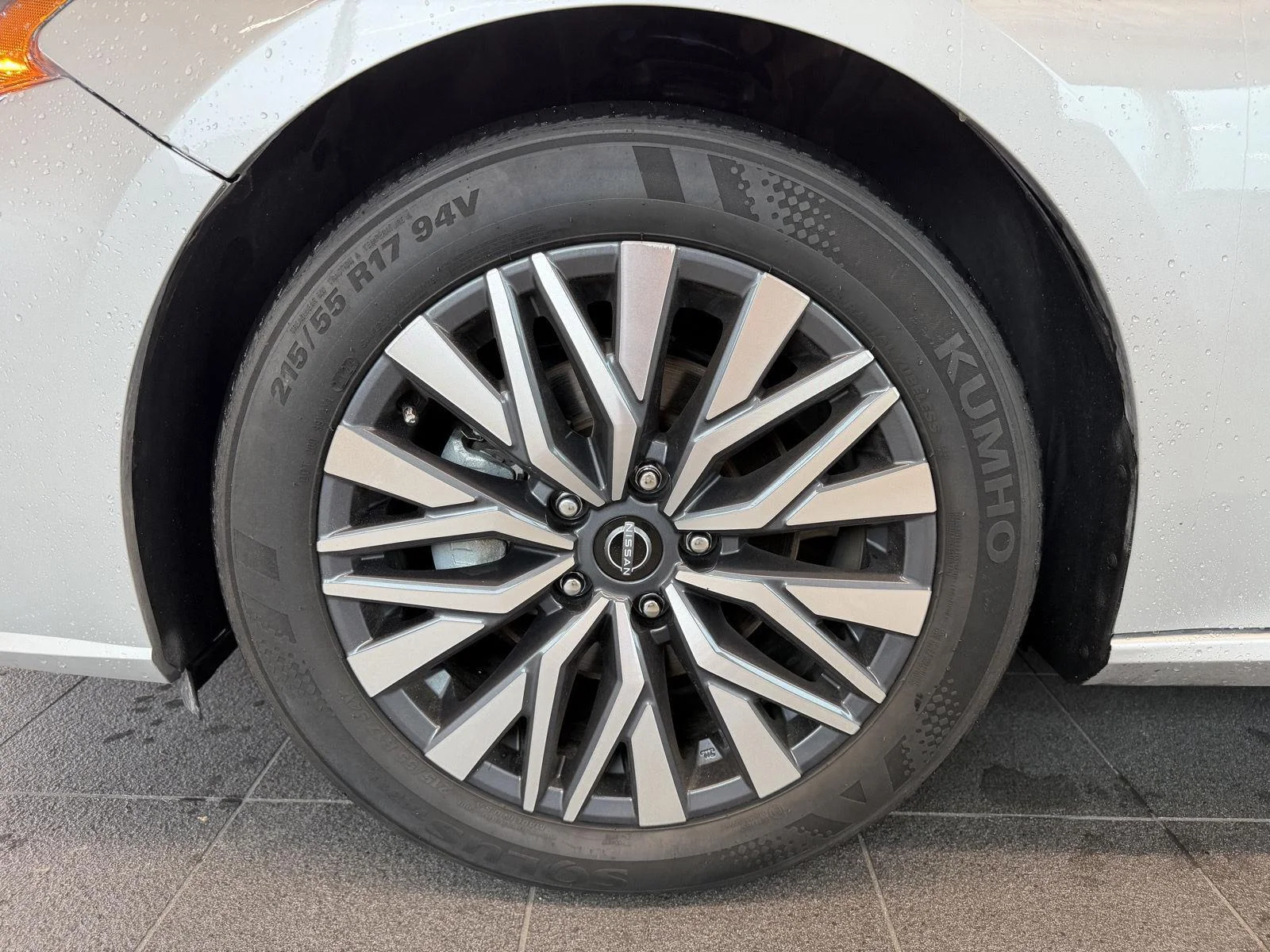 Used 2024 Brilliant Silver Metallic Nissan 2.5 SV image 24