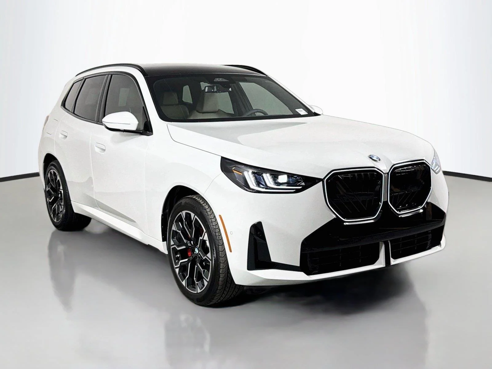 New 2026 Alpine White BMW 30 xDrive image 3