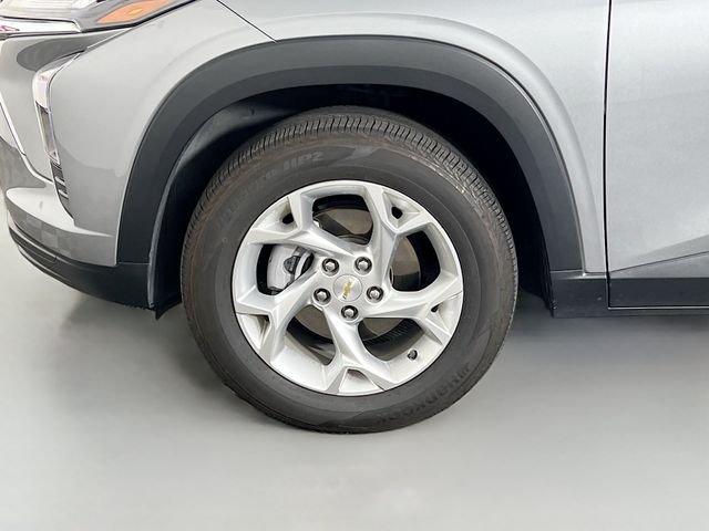 2025 Chevrolet Trax LS - Photo 10