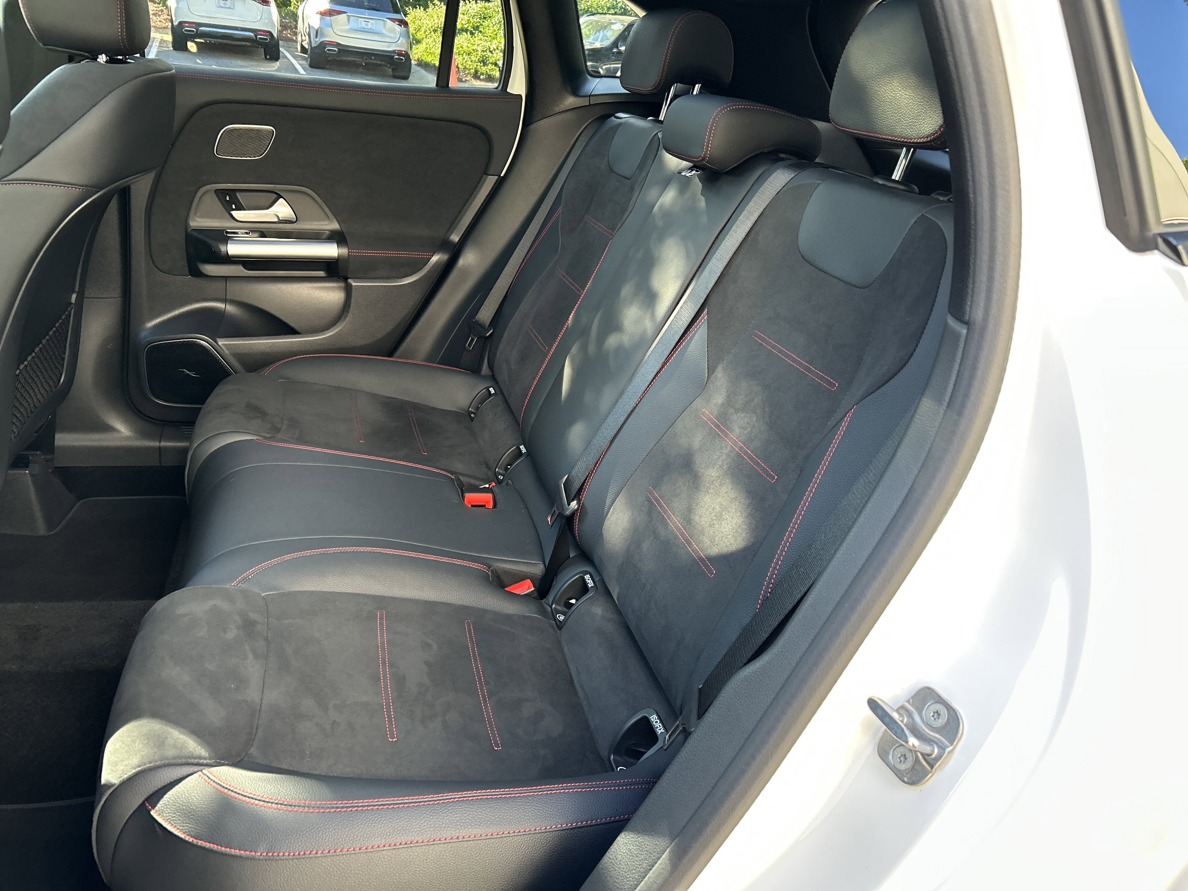 Certified Used 2025 Polar White Mercedes-Benz GLA 250 SUV image 27