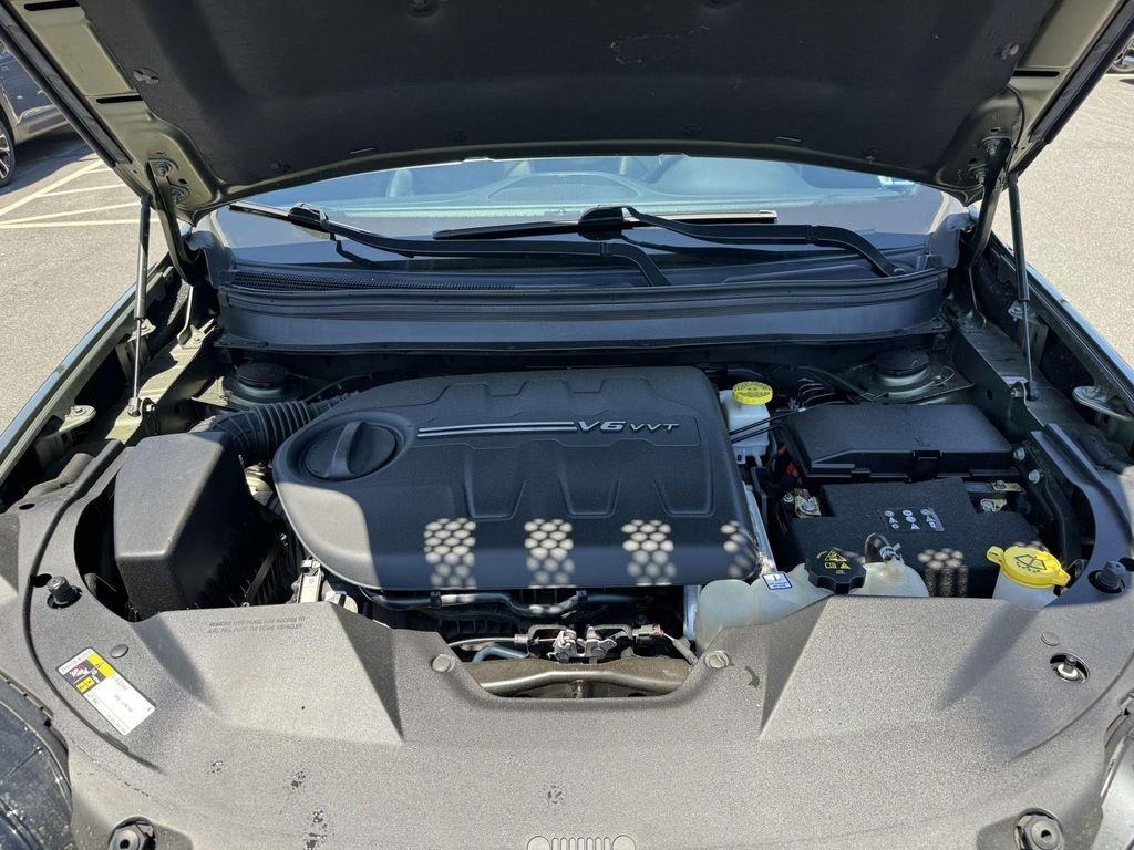 Used 2021 Green Jeep Latitude Lux image 13