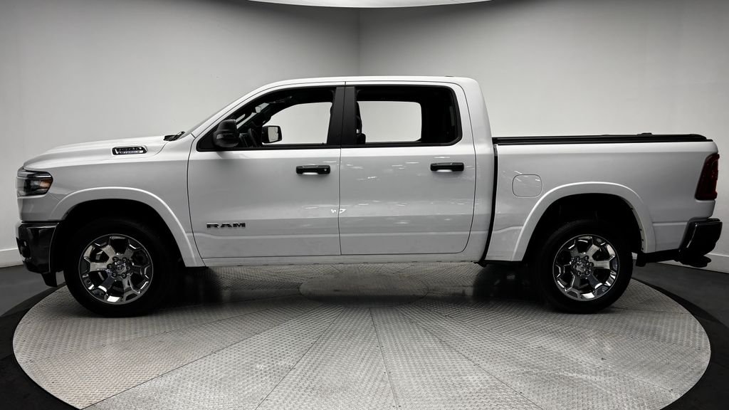 Used 2025 White Ram Big Horn/Lone Star image 6