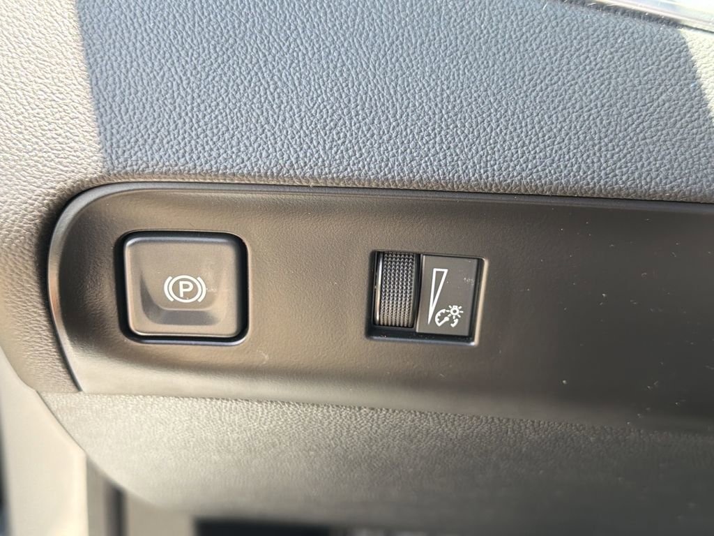 Used 2024 Moonstone Gray Metallic Buick Essence image 29