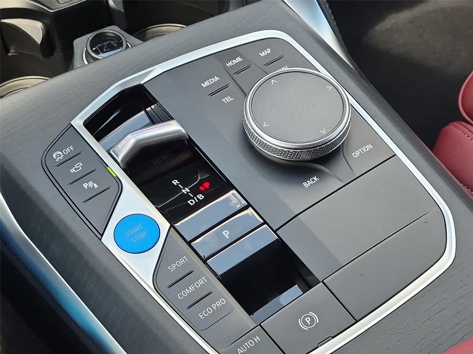 New 2026 Brooklyn Grey Metallic BMW xDrive40 image 27