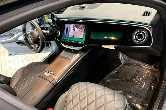 New 2027 Emerald Green Metallic Mercedes-Benz S 580 image 54