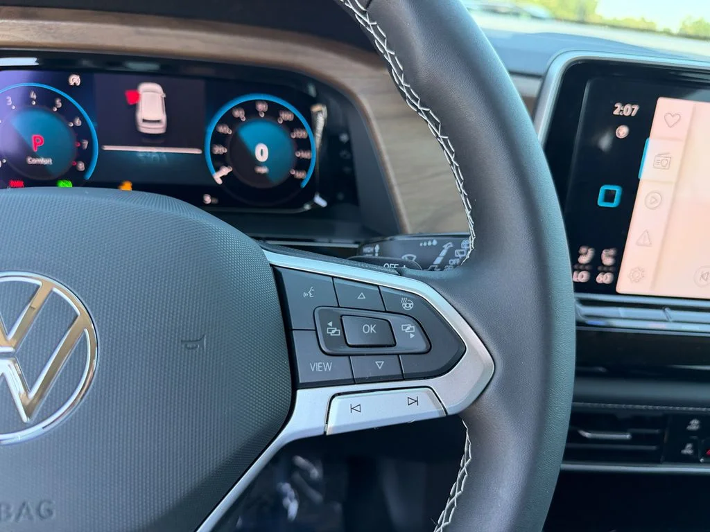 New 2026 Pure Gray Volkswagen 2.0T SE w/Technology image 17