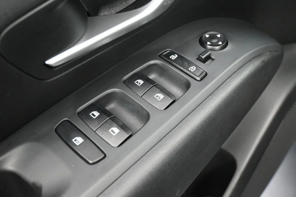 Used 2025 Cypress Gray Chevrolet RST image 13