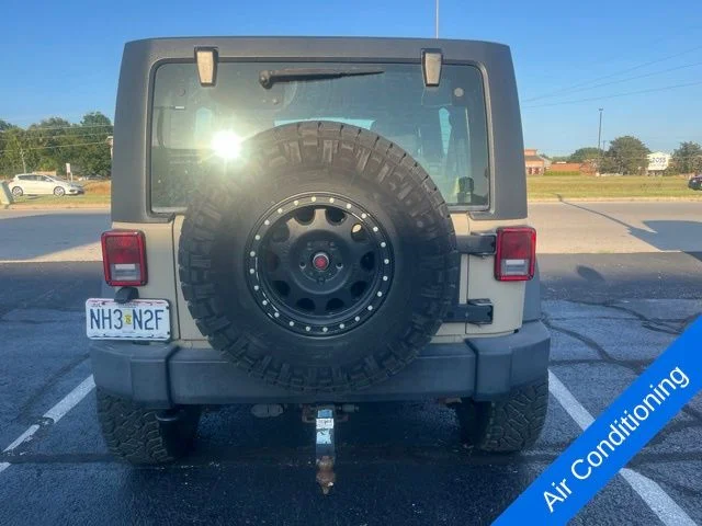 Used 2018 Gobi Clearcoat Jeep Unlimited Sport image 6