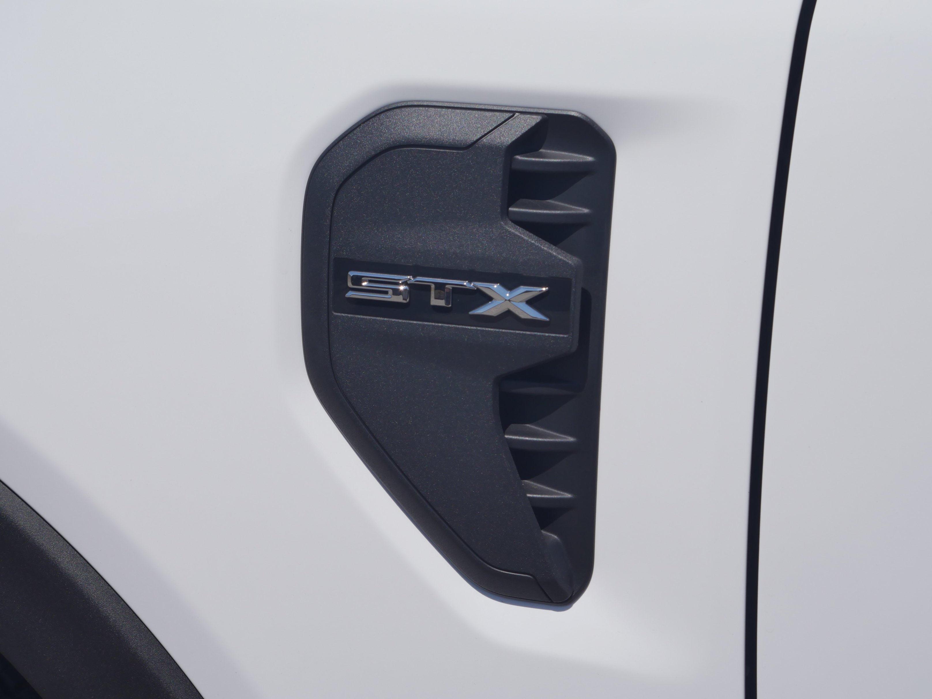 New 2026 Oxford White Ford XL image 17