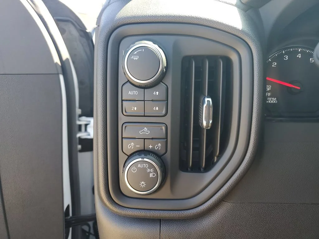 Used 2024 Summit White Chevrolet Custom Trail Boss image 23