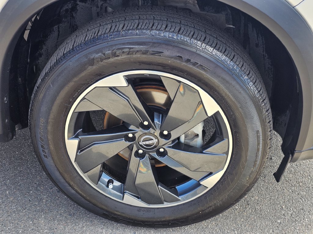 Used 2024 Silver Nissan SV image 10