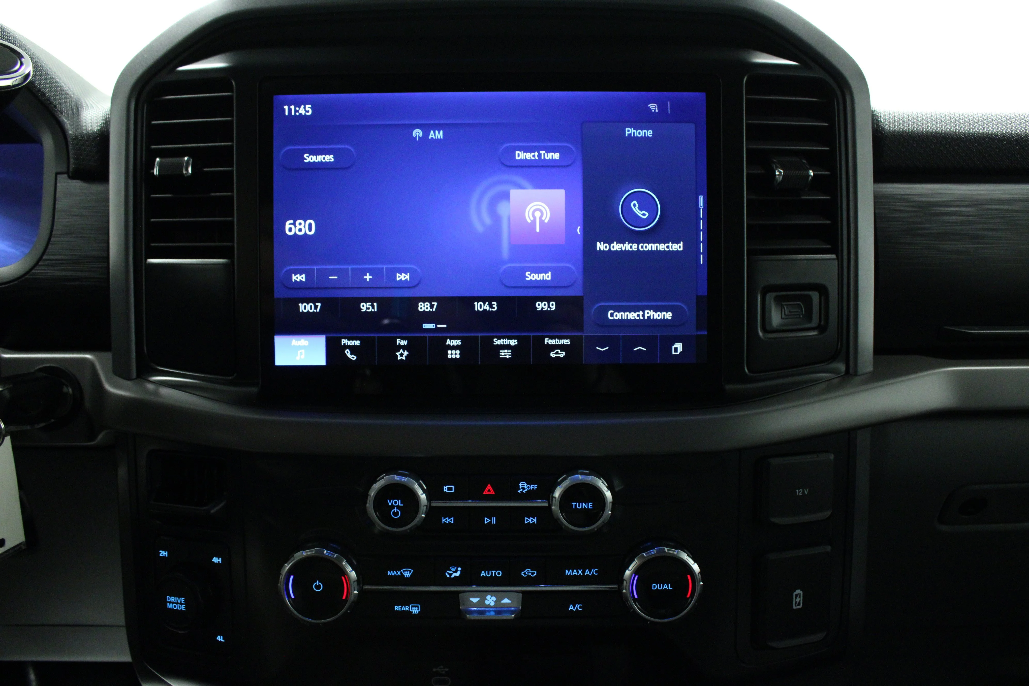 Used 2025 Agate Black Metallic Ford XLT image 22