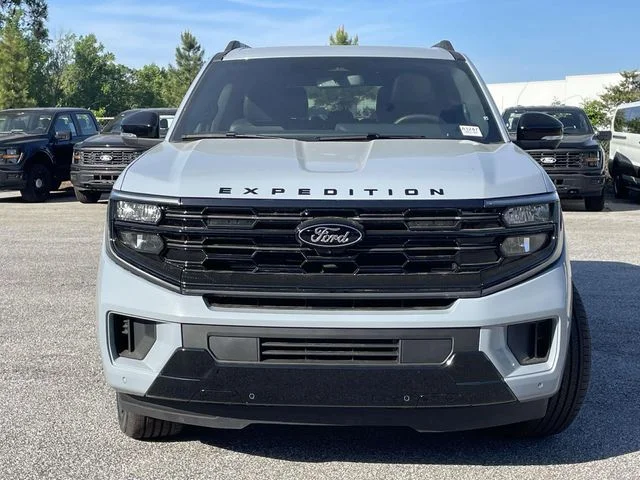 New 2026 Gray Ford Platinum image 6