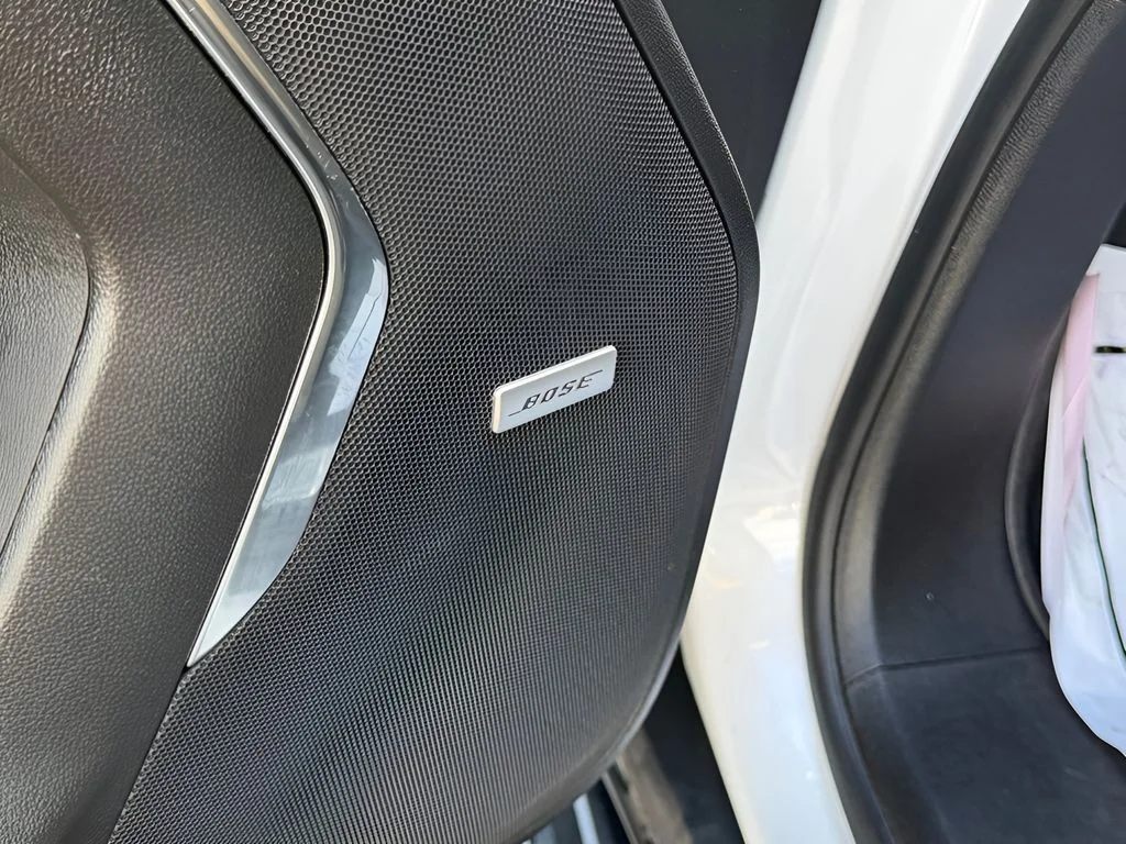 Used 2023 Iridescent Pearl Tricoat Chevrolet Premier image 22
