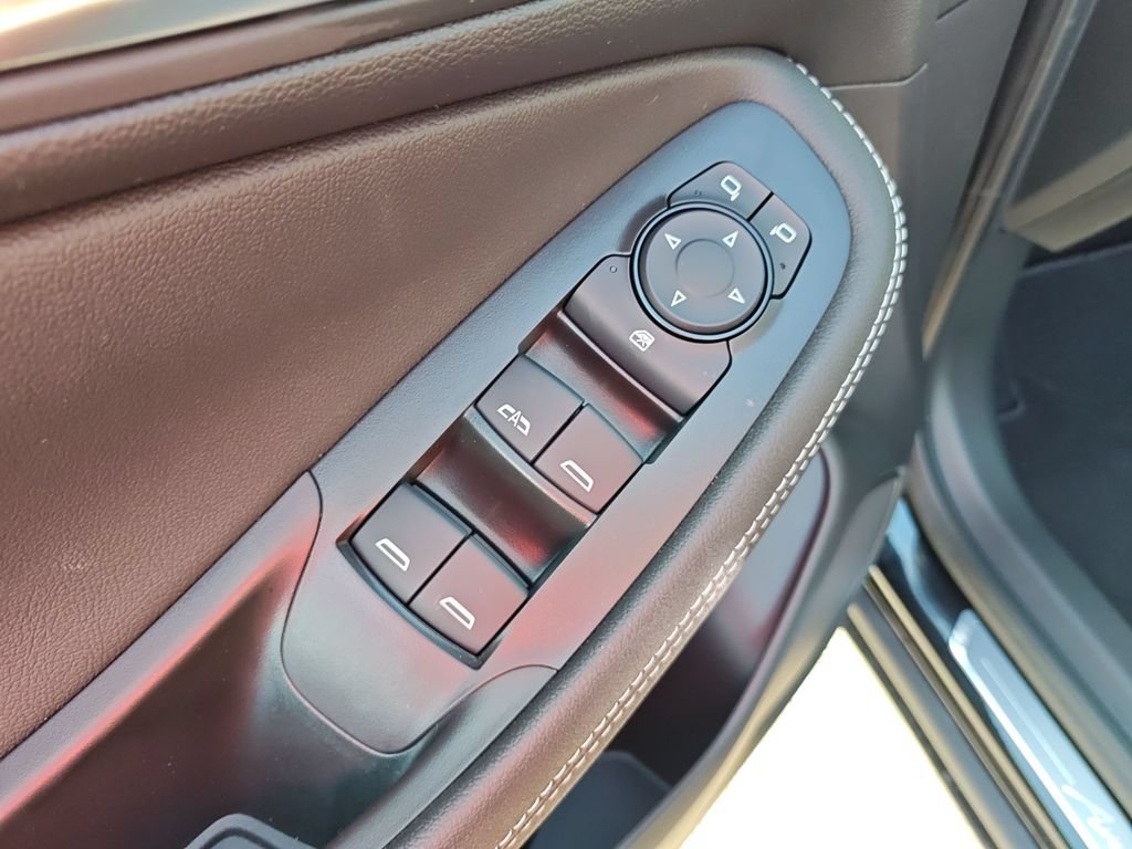 New 2026 Ebony Twilight Metallic Buick Avenir image 11