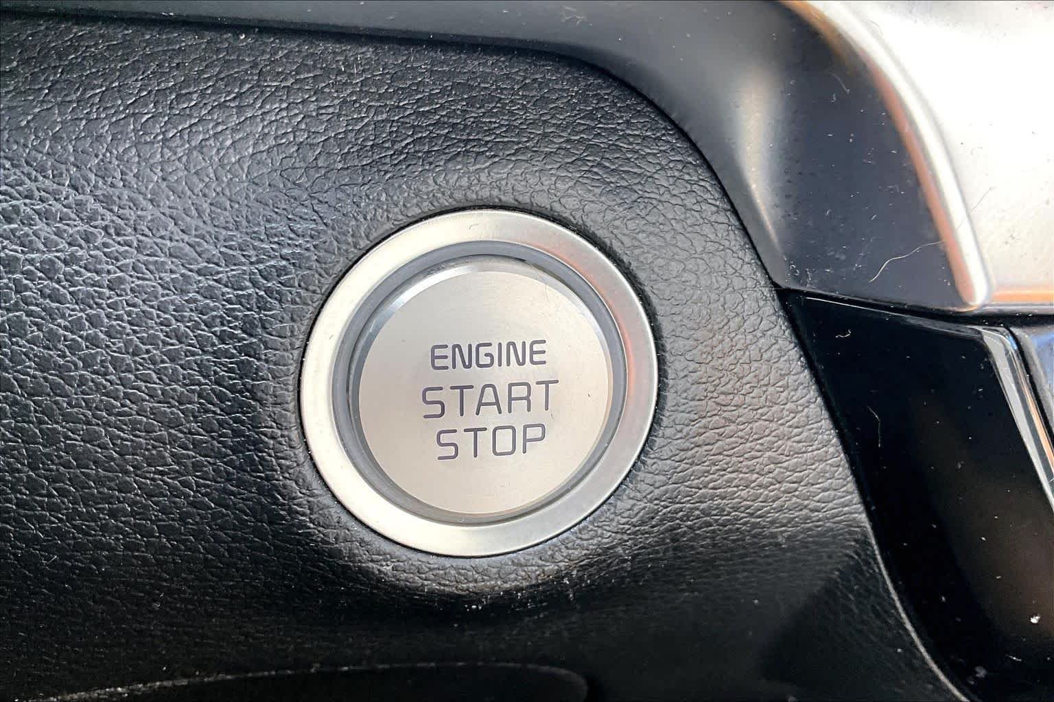 Used 2020 Dark Moss Kia SX image 31