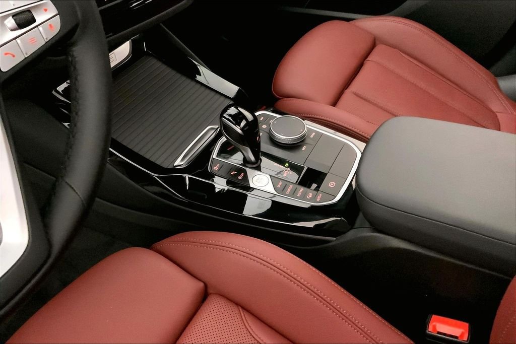 Used 2024 Skyscraper Grey Metallic BMW  image 15