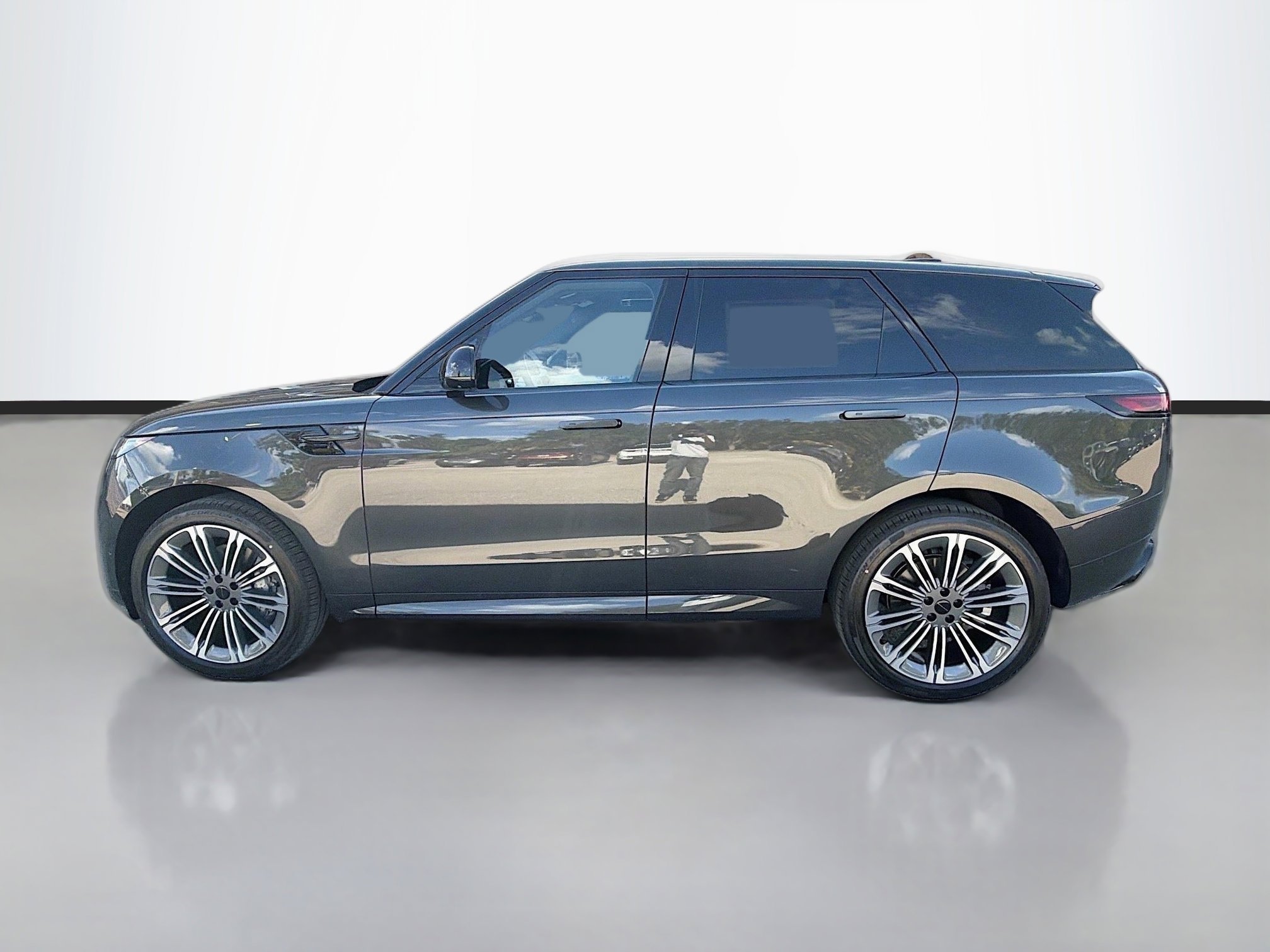 Certified Used 2026 Carpathian Grey Prem Met Land Rover Dynamic SE image 2