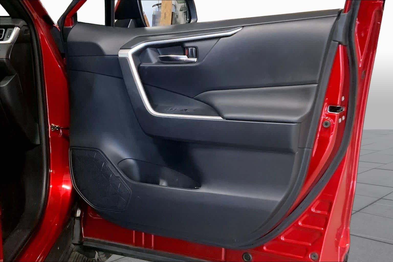 Used 2022 Supersonic Red Toyota SE image 23