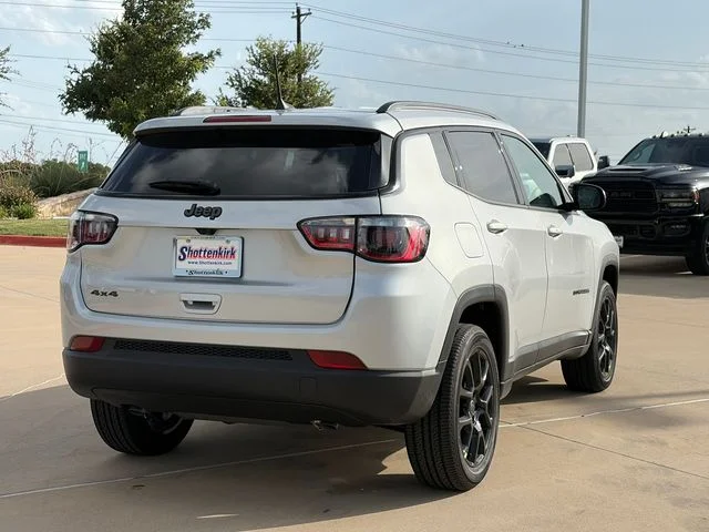 New 2026 Silver Zynith Metallic Clear-Coat Exterior Paint Jeep Latitude image 10