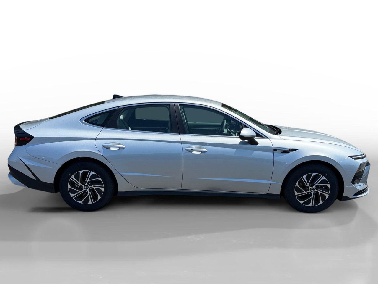 New 2026 Aero Silver Hyundai Blue image 26
