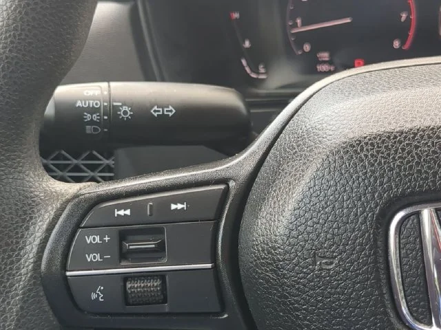 Used 2025  Honda SE image 14