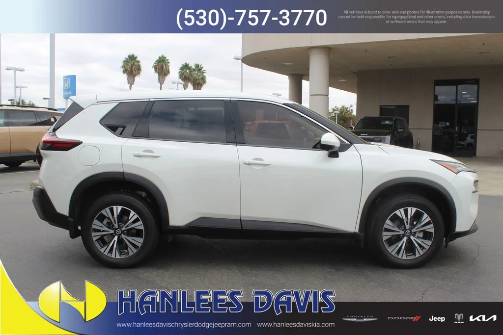Used 2021 White Nissan SV image 6