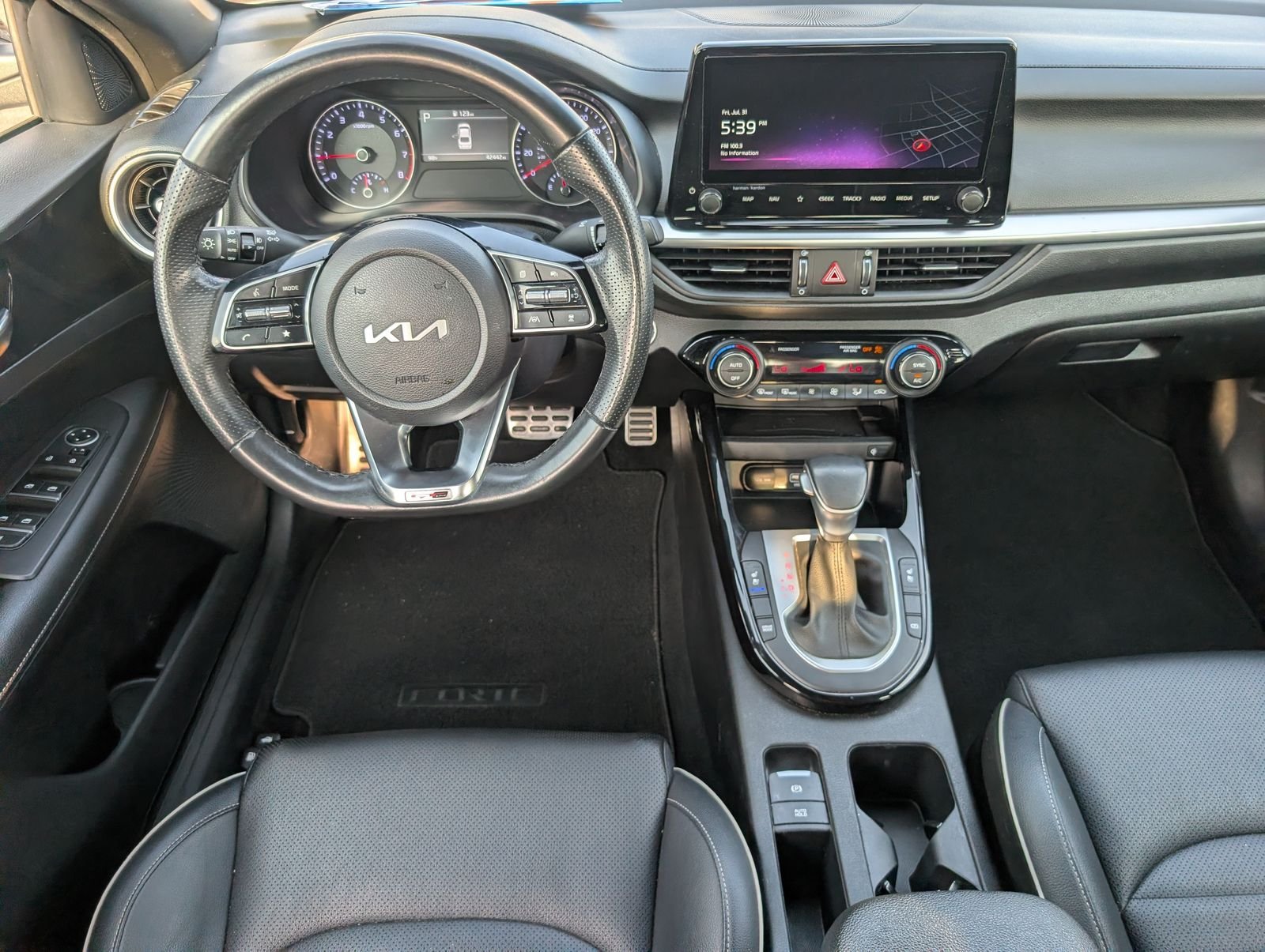 Used 2024 Snow White Pearl Kia GT-Line image 6