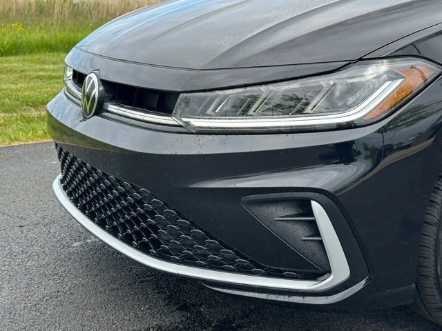 2025 Volkswagen Jetta SE - Photo 8