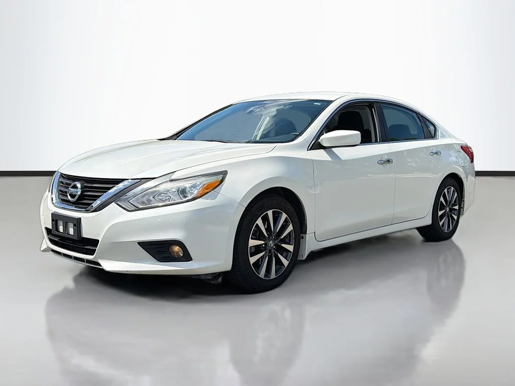 Used 2017 Nissan Altima SV with VIN 1N4AL3AP4HC129576 for sale in Monroe, NC