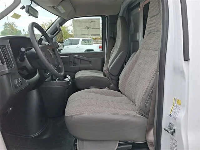 New 2025 Summit White GMC 1WT image 14