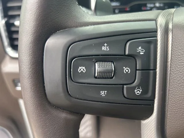 Used 2025 White Frost Tricoat GMC Denali image 24