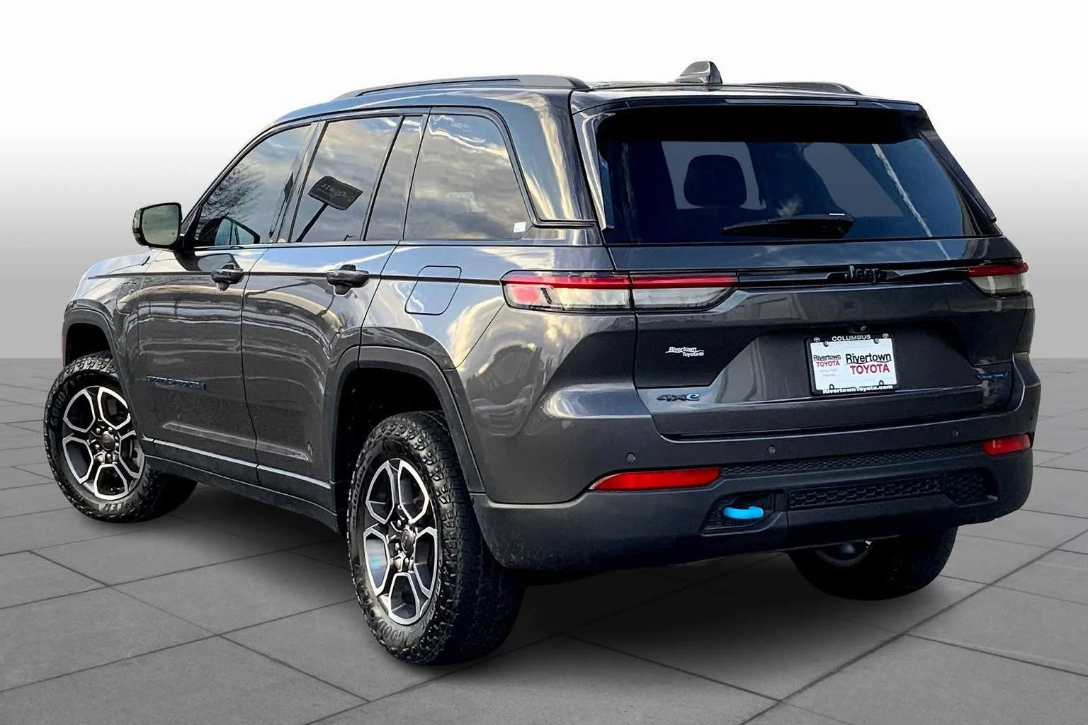 Used 2022 Baltic Gray Metallic Clearcoat Jeep Trailhawk image 12