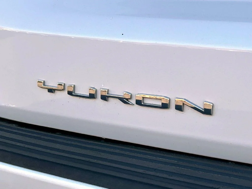 Used 2023 White Frost GMC AT4 image 14