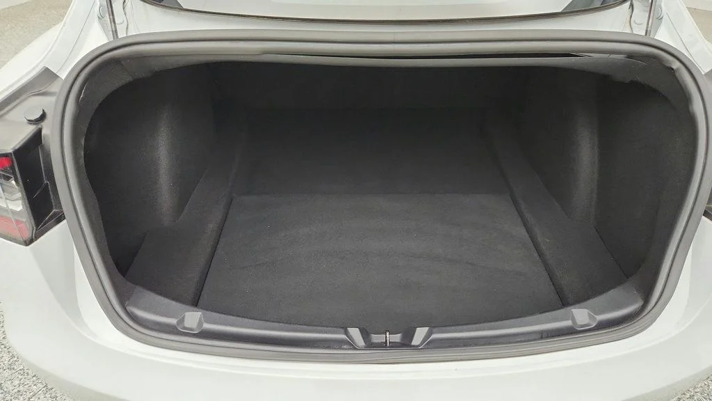 Used 2018 Pearl White Multi-Coat Tesla Long Range Battery AWD image 26