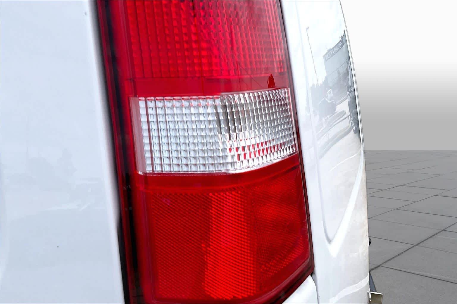 Used 2021 Summit White Chevrolet  image 23