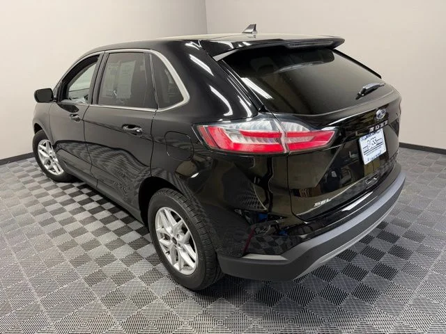 Used 2023 Black Ford SEL image 12