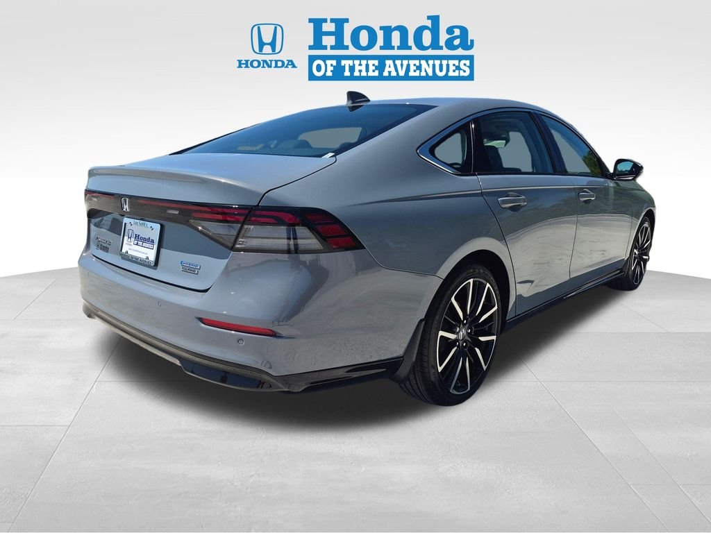 New 2026 Urban Gray Pearl Honda Touring image 6