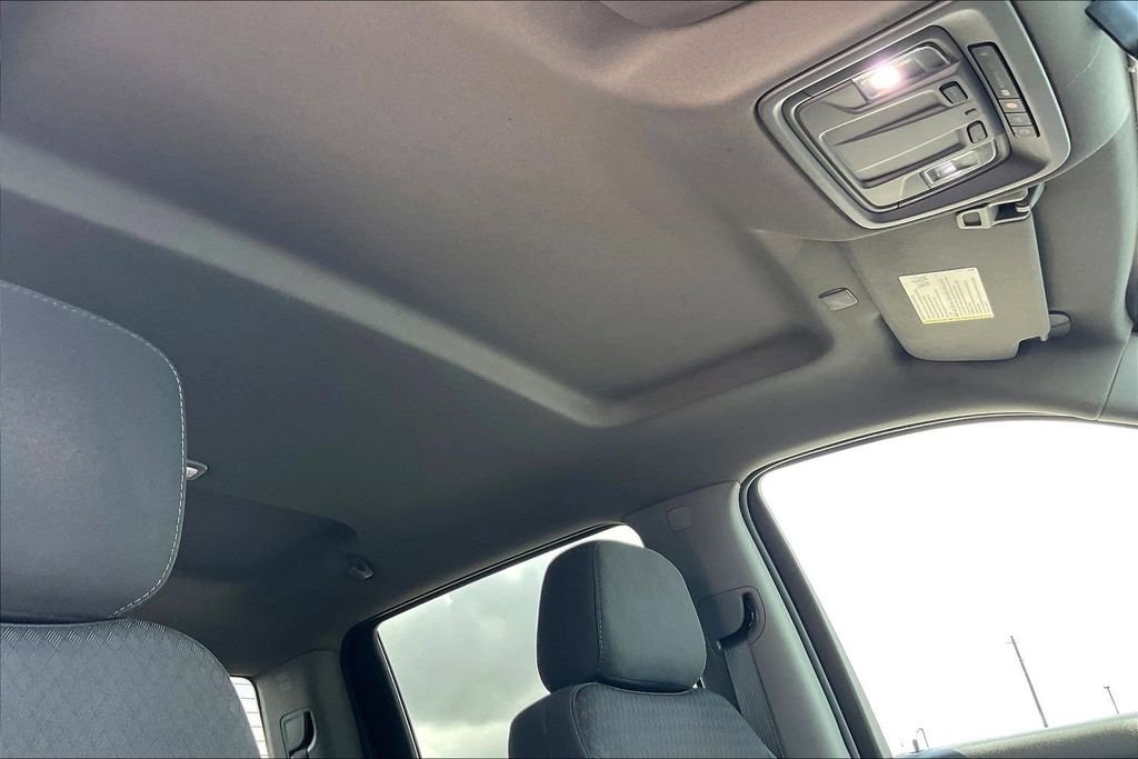 Used 2022 White Chevrolet RST image 28