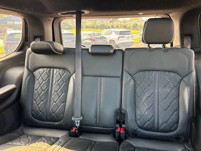 Used 2022 Black Jeep Series III image 9