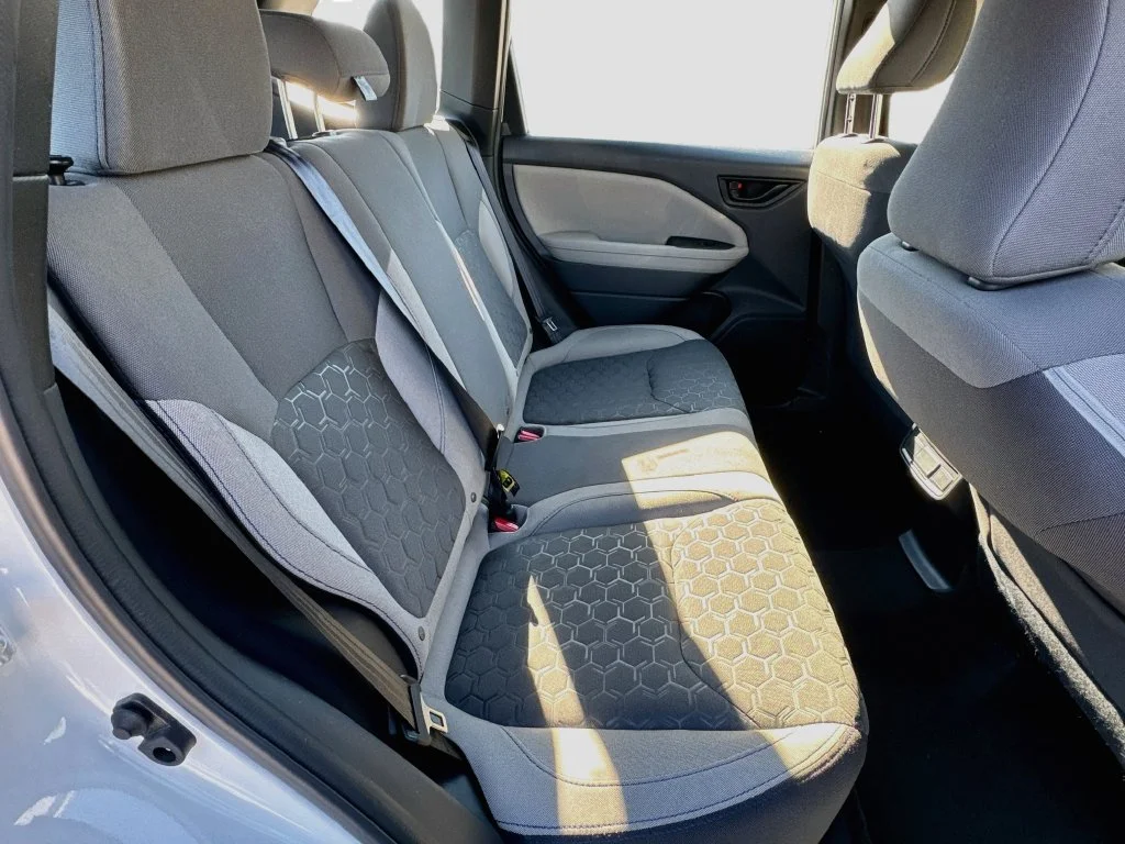 Used 2025 White Subaru Base image 31