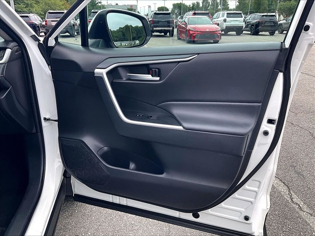 Used 2025 White Toyota XLE image 12