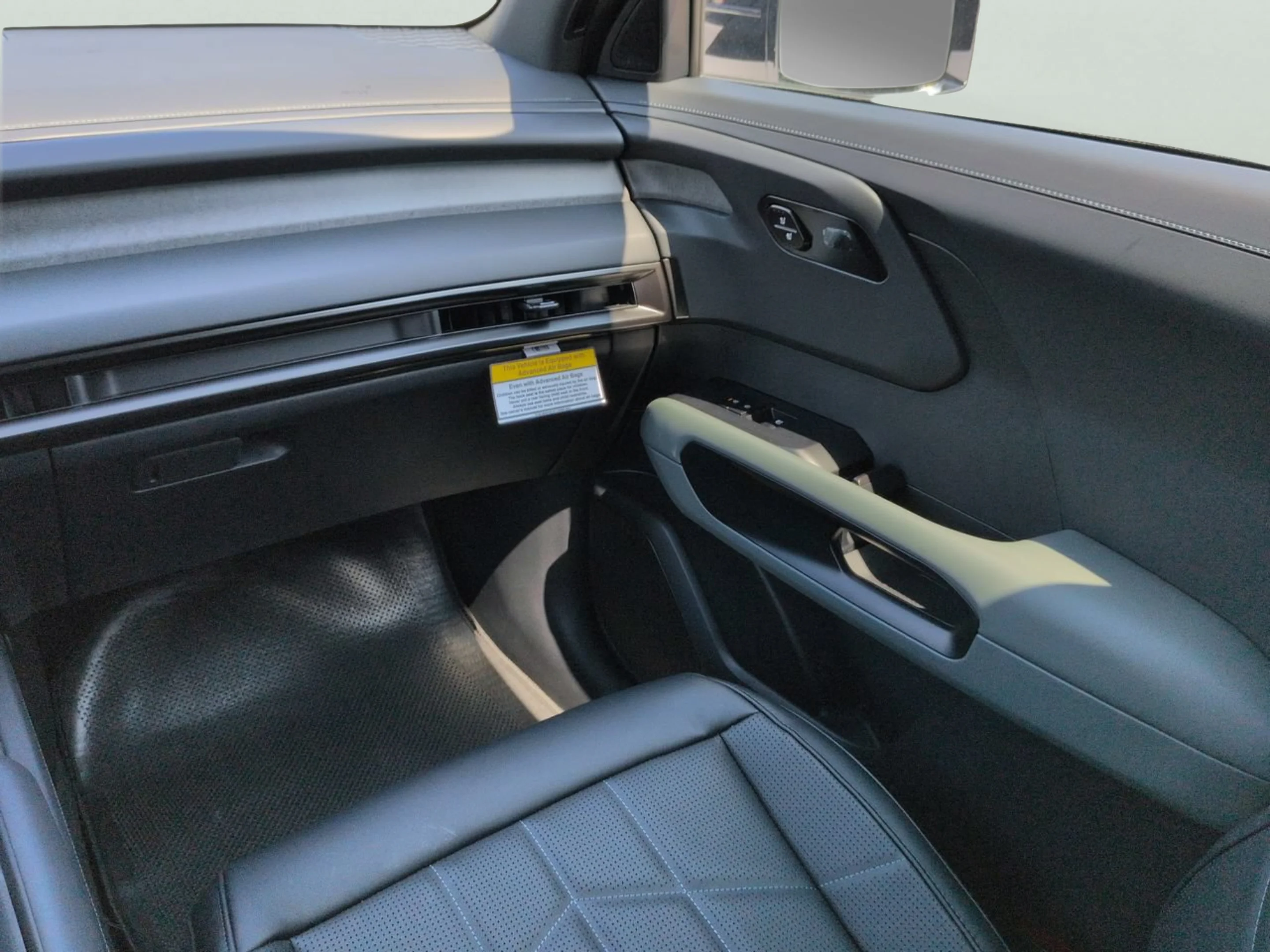 New 2027 Glacial White Pearl Kia X-Line SX image 14