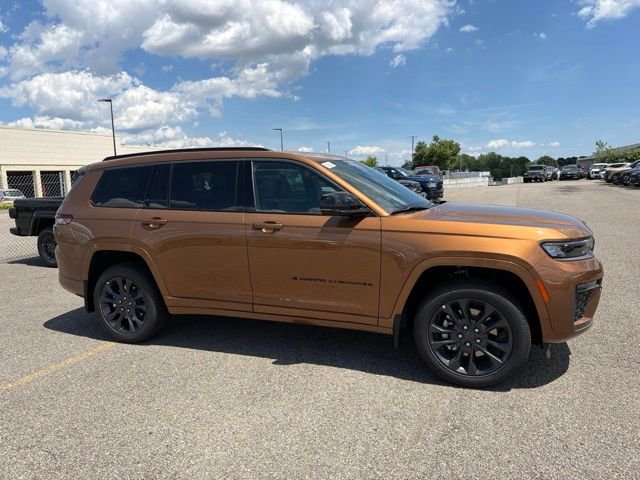 New 2026 Copper Shino Metallic Clear-Coat Exterior Paint Jeep Limited Reserve image 2