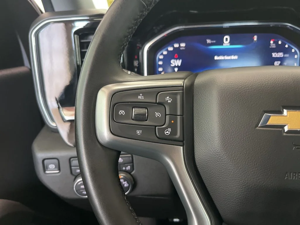 Used 2025 Gray Chevrolet LT image 6