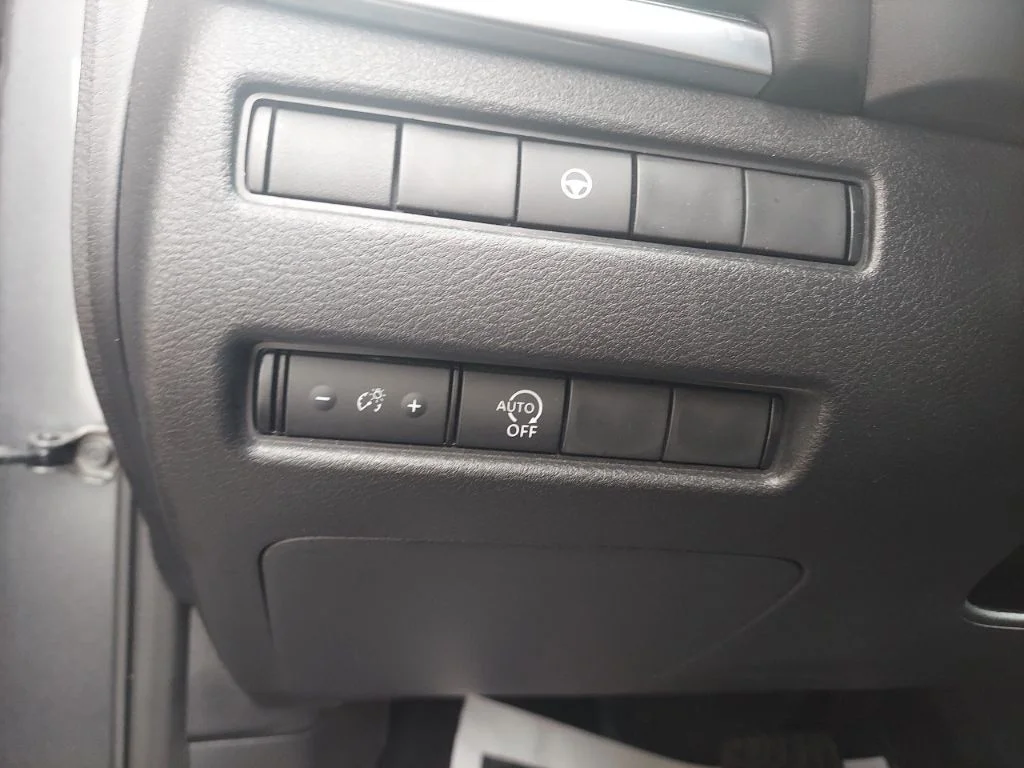 Used 2023 Gray Nissan SV image 19